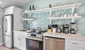 Fridge, microwave, oven, stovetop - Heated Pool! ~New!~Steps to the Beach! Lime Fish (Holmes Beach)