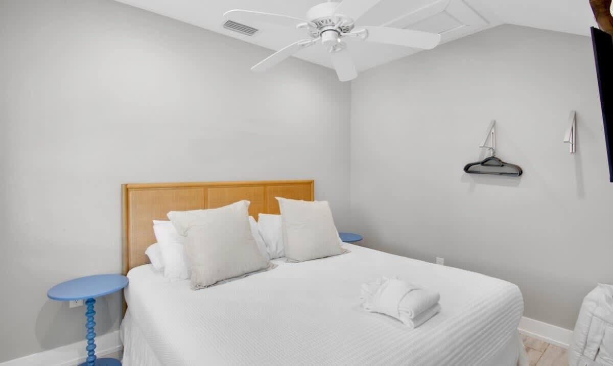 Fer et planche à repasser, Wi-Fi, literie fournie