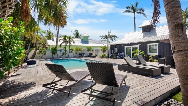 Pool - New! Perfect Location! Heated Pool~Steps to Beach! (Holmes Beach)