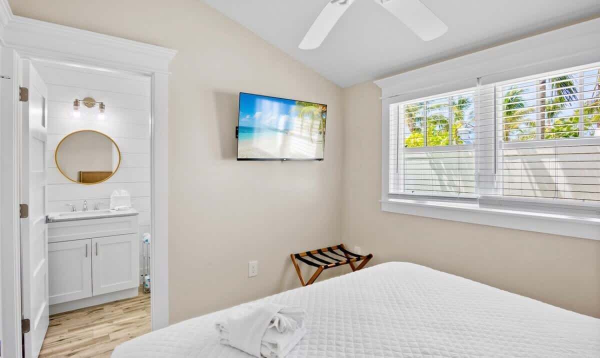 熨斗/熨衣板、旅行婴儿床、WiFi、床单