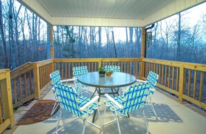 Outdoor dining - Hope on the Enoree River w/Chef's Kitchen (Woodruff)