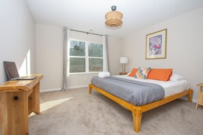 3 bedrooms, desk, iron/ironing board, free WiFi - Hope on the Enoree River w/Chef's Kitchen (Woodruff)