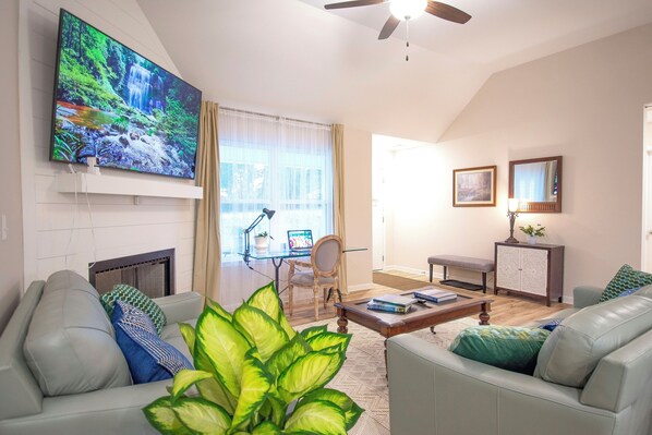 Smart TV, fireplace, books - Hope on the Enoree River w/Chef's Kitchen (Woodruff)