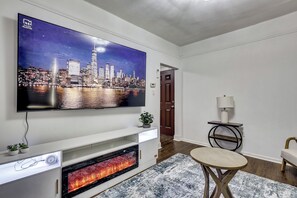 TV - Pet-Friendly Lodi Apt By Public Transit & MetLife! (Lodi)