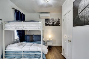 3 bedrooms, Internet, bed sheets - Pet-Friendly Lodi Apt By Public Transit & MetLife! (Lodi)