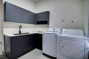 Interior - Sun Soaked Paradisiac Escape 3BR (St. Ann's Bay)