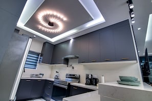 Private kitchen - Sun Soaked Paradisiac Escape 3BR (St. Ann's Bay)