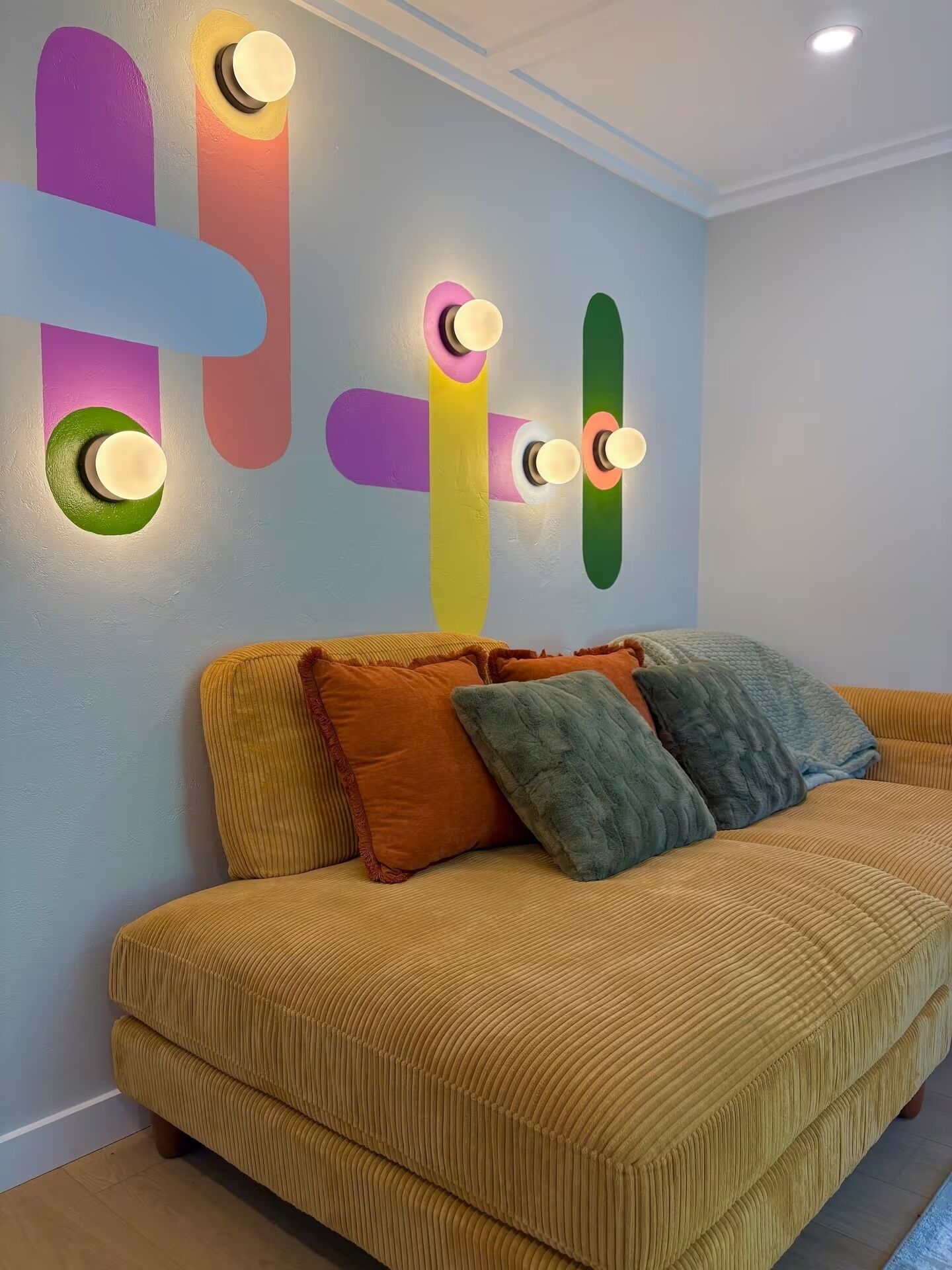 Retro 3br Downtown + Pacman - Rossland