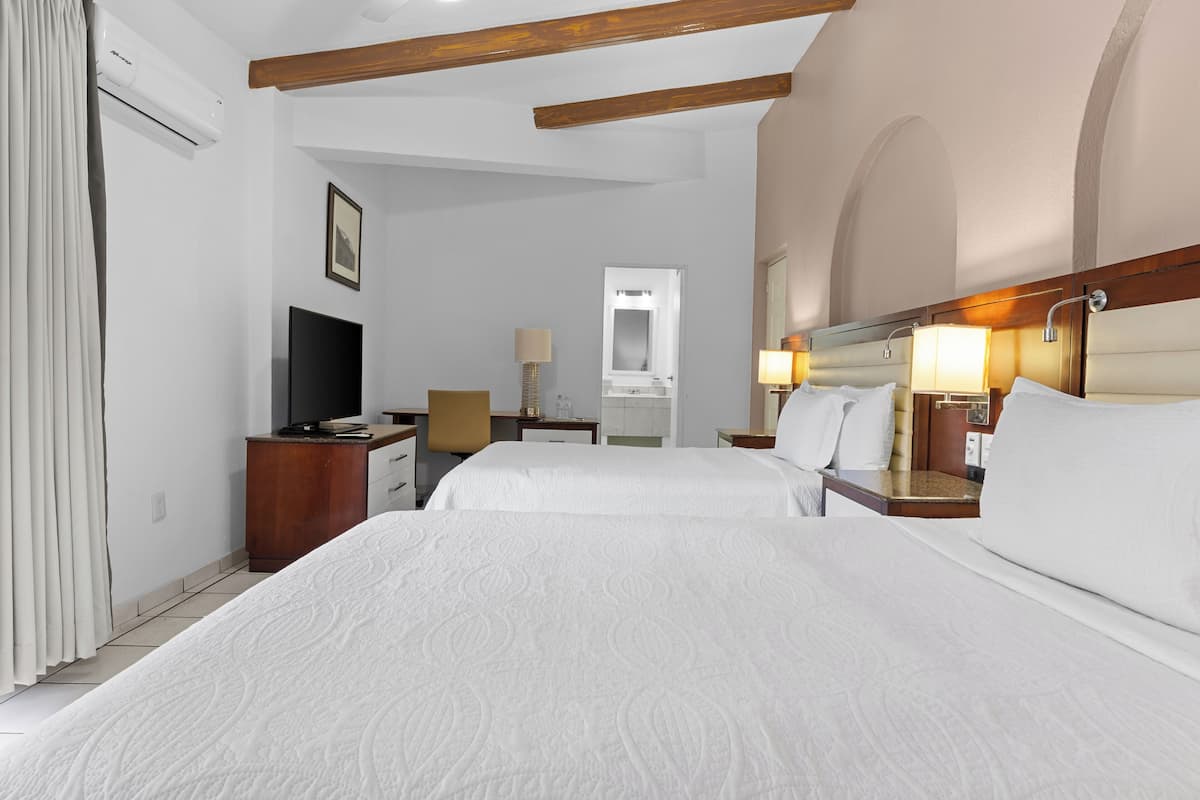 Comfort Double Room, Balcony, City View | Premium bedding, individually decorated, individually furnished