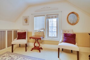 Interior - 1 Mi to Downtown: Apt w/ Balcony in Minneapolis! (Minneapolis)