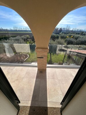 Deluxe-Doppel- oder -Zweibettzimmer, Balkon, Gartenblick | Blick vom Balkon