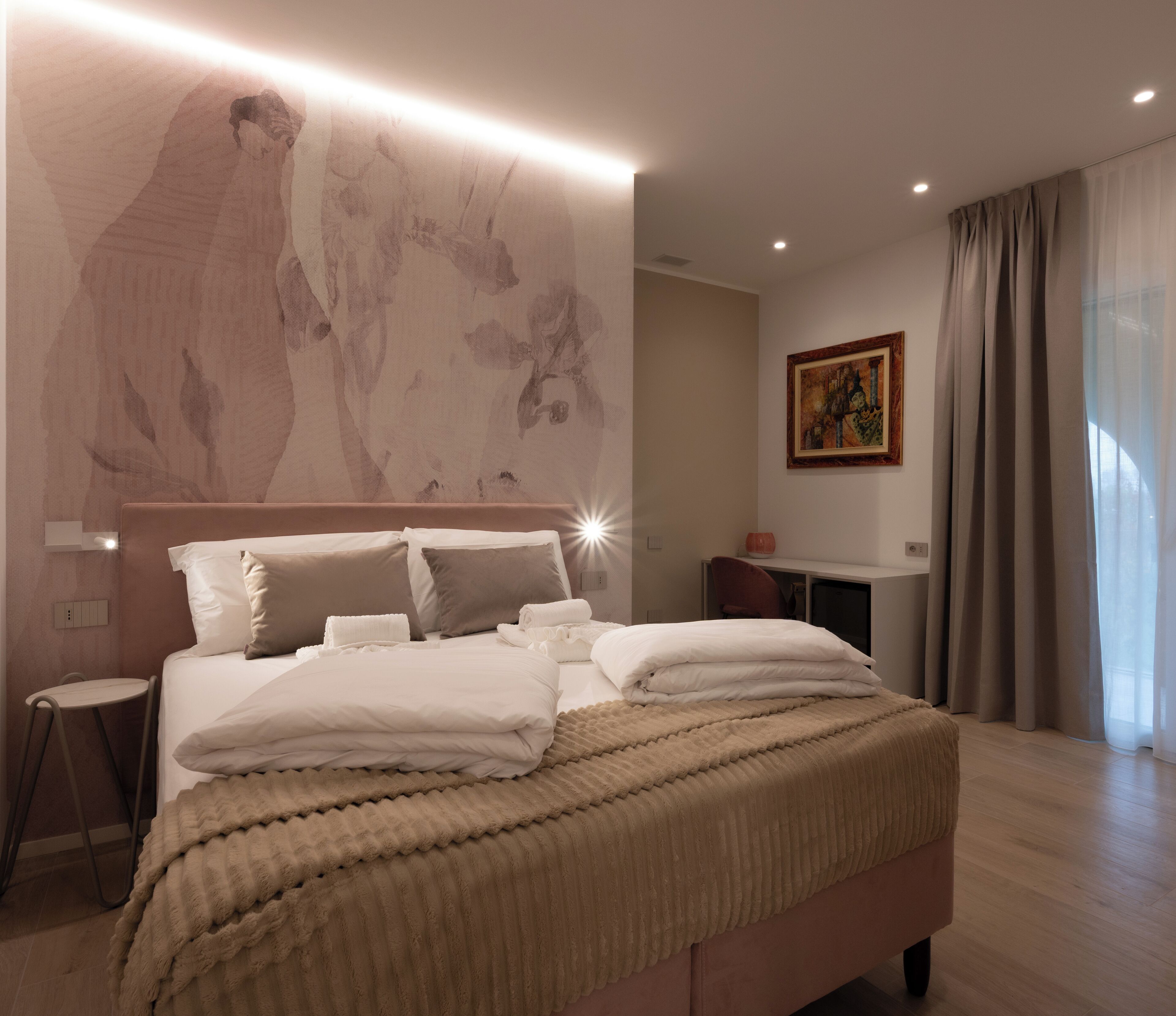 Camera Deluxe con letto matrimoniale o 2 letti singoli, balcone, vista giardino | Una scrivania, postazione laptop, Wi-Fi gratuito, lenzuola