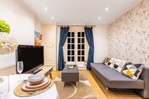 Unclassified image, 5 of 34, button - Garden 2 Bedroom Flat in Notting Hill (Greater London)