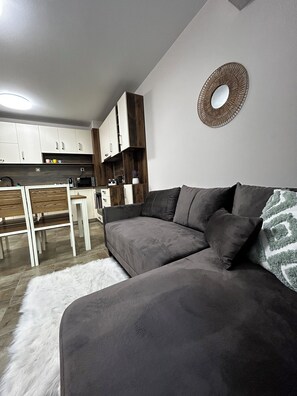 TV - Stylish Central Apartment with Parking Option by ApartMAX (Varna)
