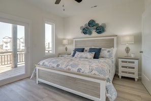 4 bedrooms, Internet, bed sheets - 0.1 Mi to Private Beach Access, Elevator, 4BR/4BA (Surf City)