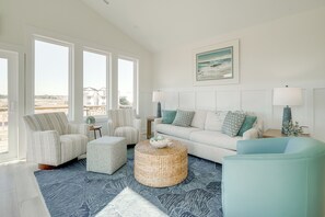 TV - 0.1 Mi to Private Beach Access, Elevator, 4BR/4BA (Surf City)