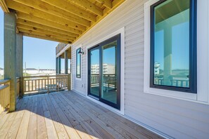 Terrace/patio - 0.1 Mi to Private Beach Access, Elevator, 4BR/4BA (Surf City)