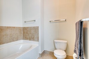 Hair dryer, towels - Condo by MARTA: 10 Min Walk to World Cup Stadium (Atlanta)