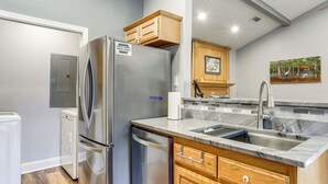 Interior - 1/2 Mi to Hospitals: Updated Baton Rouge Stay (Baton Rouge)