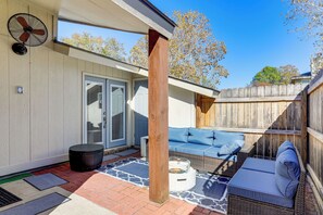 Terrace/patio - 1/2 Mi to Hospitals: Updated Baton Rouge Stay (Baton Rouge)