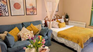 1 bedroom, travel cot, free WiFi, bed sheets