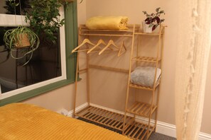 1 bedroom, travel cot, free WiFi, bed sheets