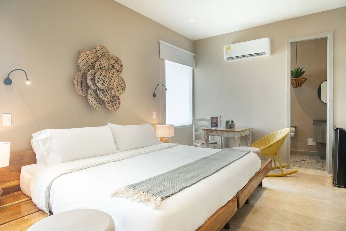 Apartment (508) | Iron/ironing board, WiFi (free), individually decorated