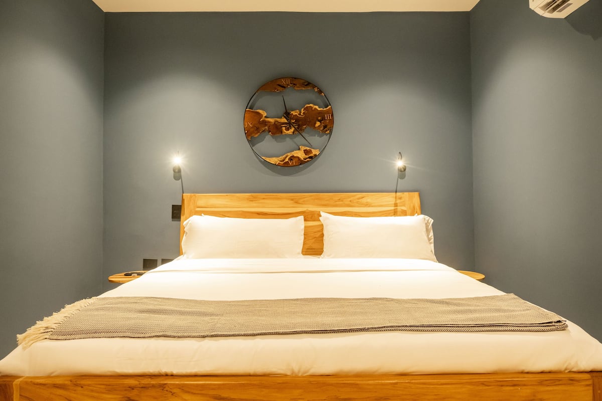 Apartment (507) | Iron/ironing board, WiFi (free), individually decorated