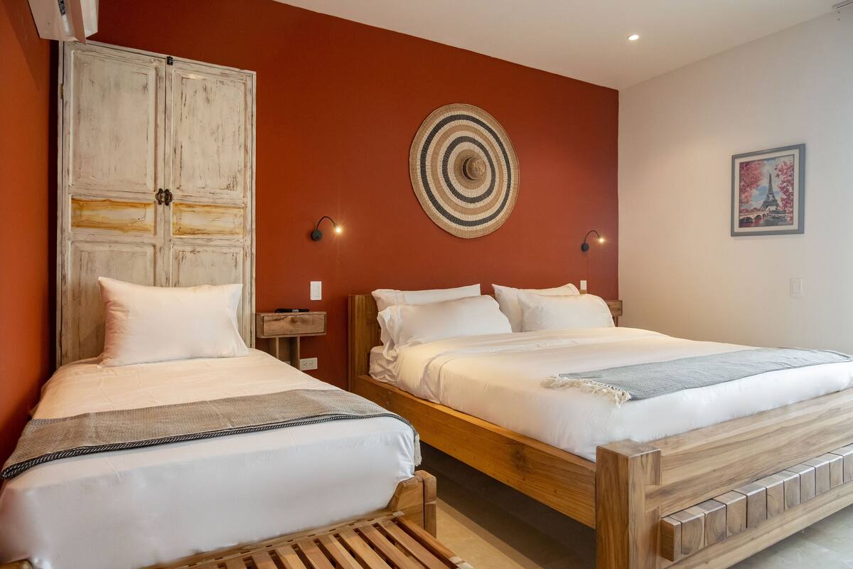 Apartment (505) | Iron/ironing board, WiFi (free), individually decorated