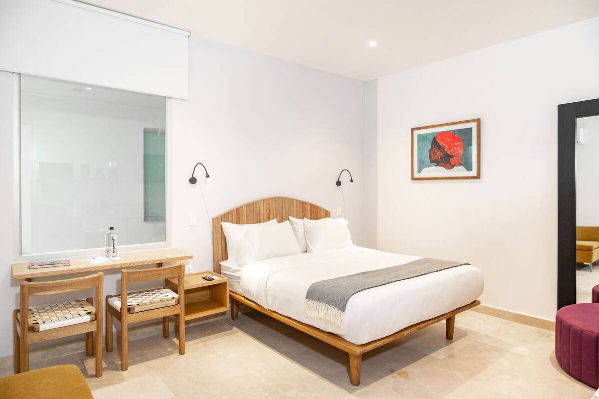 Apartment (603) | Iron/ironing board, WiFi (free), individually decorated