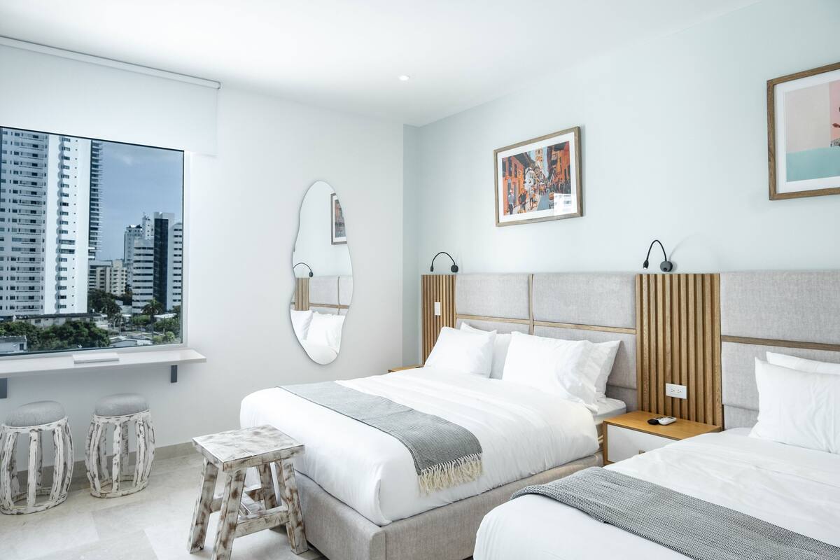 Apartment (606) | Iron/ironing board, WiFi (free), individually decorated