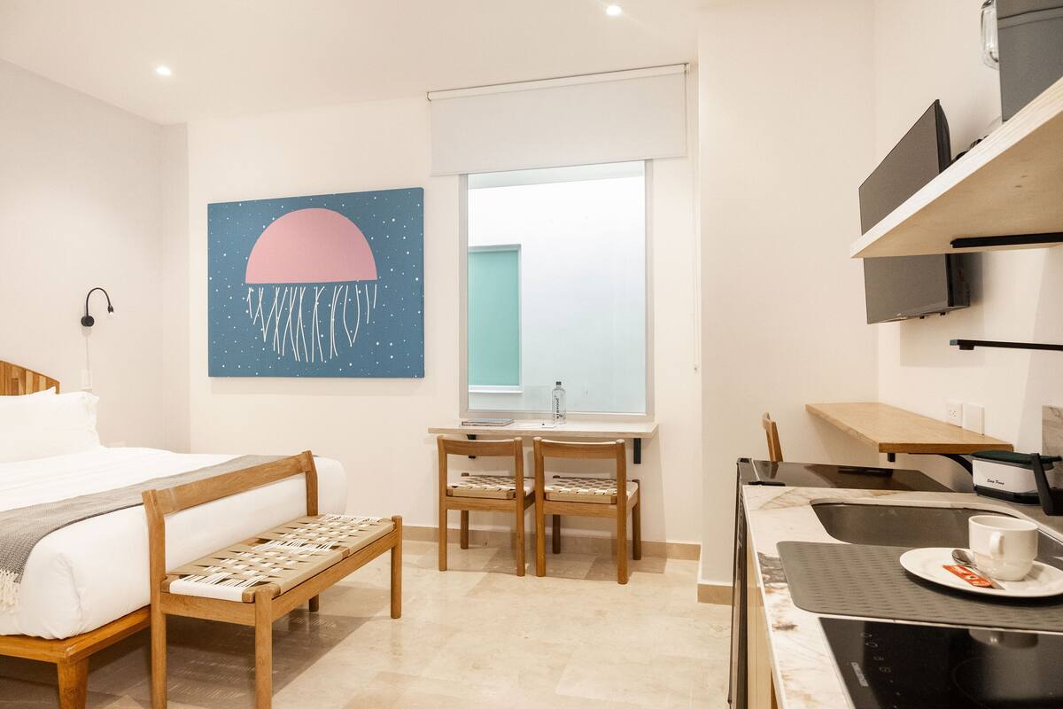 Apartment (611) | Iron/ironing board, WiFi (free), individually decorated