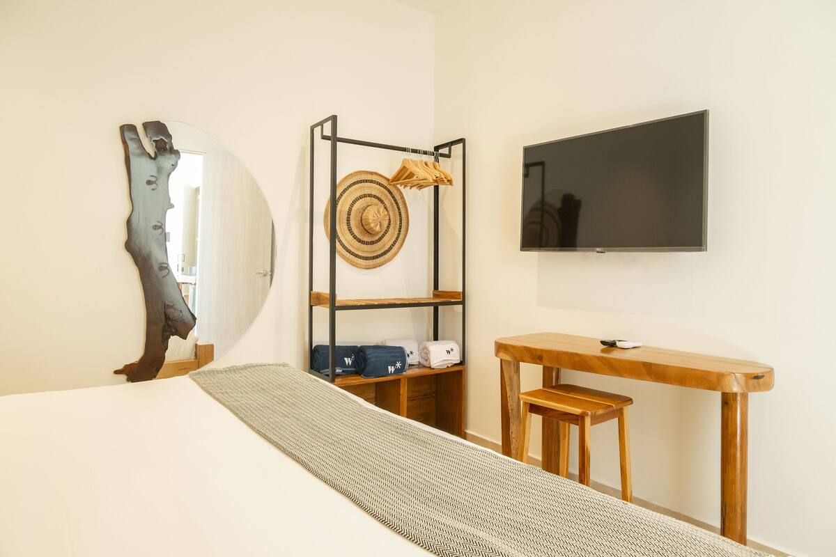 Apartment (506) | Iron/ironing board, WiFi (free), individually decorated