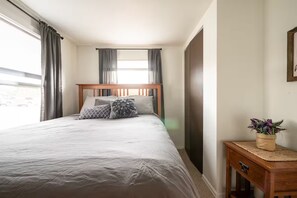 2 habitaciones, tabla de planchar con plancha, wifi y ropa de cama 