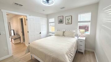 2 bedrooms, desk, free WiFi, bed sheets