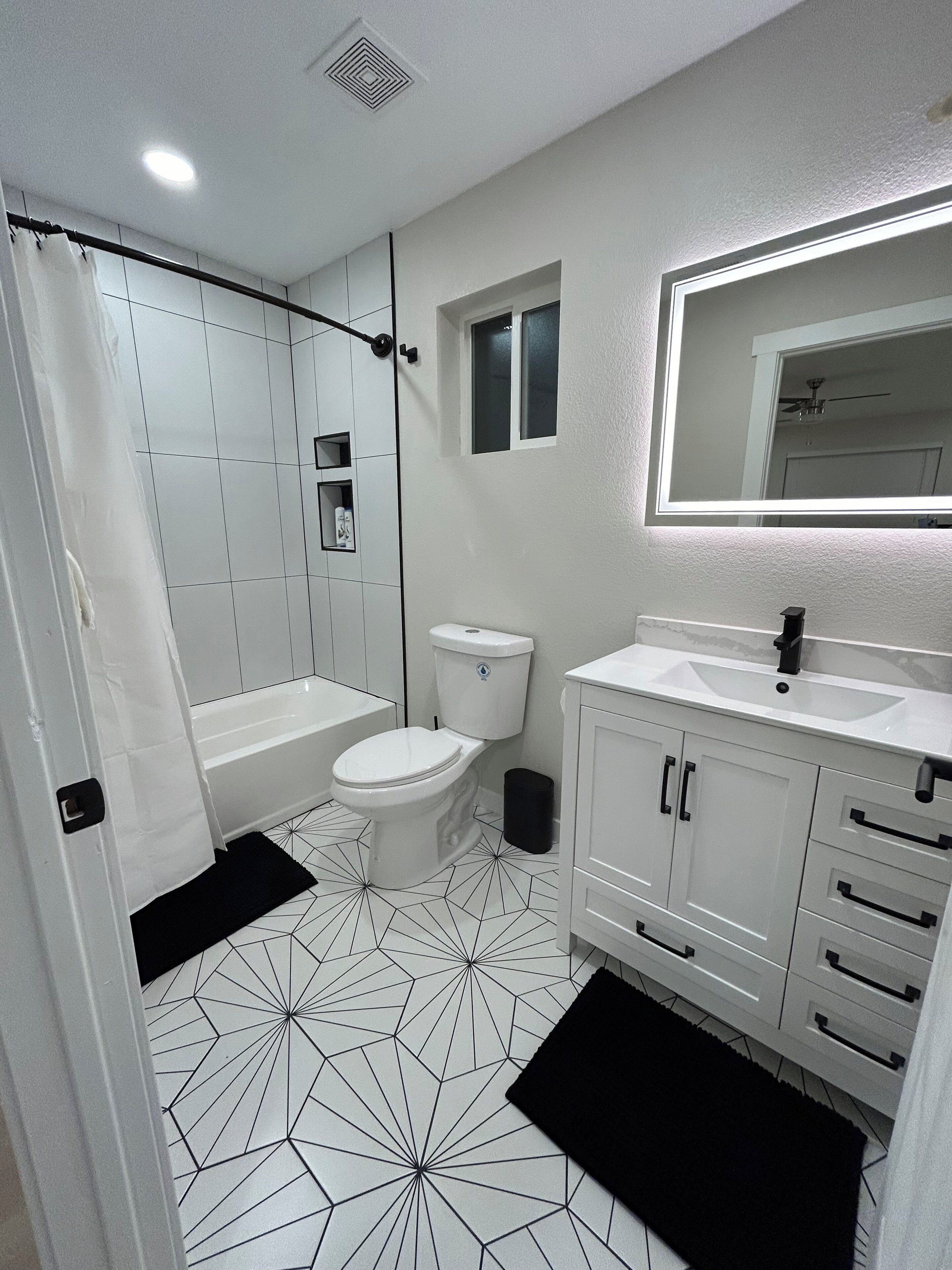 Towels, soap, shampoo, toilet paper