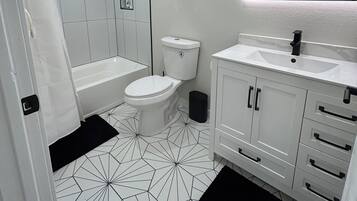 Towels, soap, shampoo, toilet paper