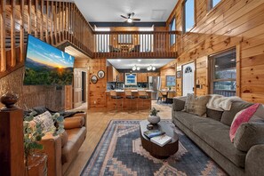 Smart TV, fireplace, ping pong - Luxe Mtn Ranch w/ Heated Pool & Tiki Bar + Views - Perfect Family Retreat! (Sevierville)