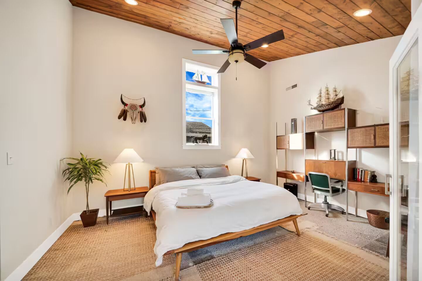 Internet, bed sheets