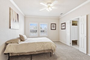 Fer et planche à repasser, Wi-Fi, draps fournis