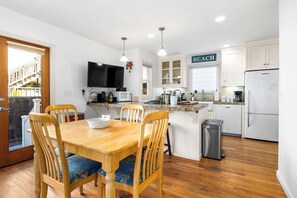 Dining - Cozy Capitola Village Home - Steps from the Beach! (Capitola)