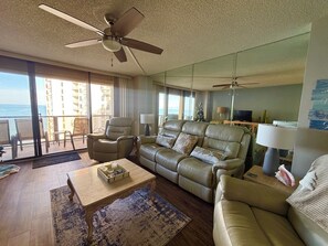 Smart TV - Your Gulf Front Getaway Starts Here (Clearwater)