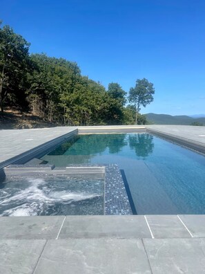 Pool - Private Mountain Estate• Pool/Spa • Pickleball • Par-3 Golf• Firepit (Bradford)