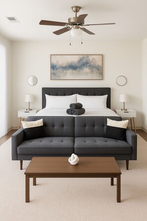 1 sovrum, skrivbord, resesäng och wi-fi