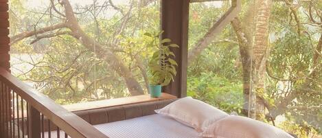 1 dormitori, planxa i posts de planxar, wifi i roba de llit