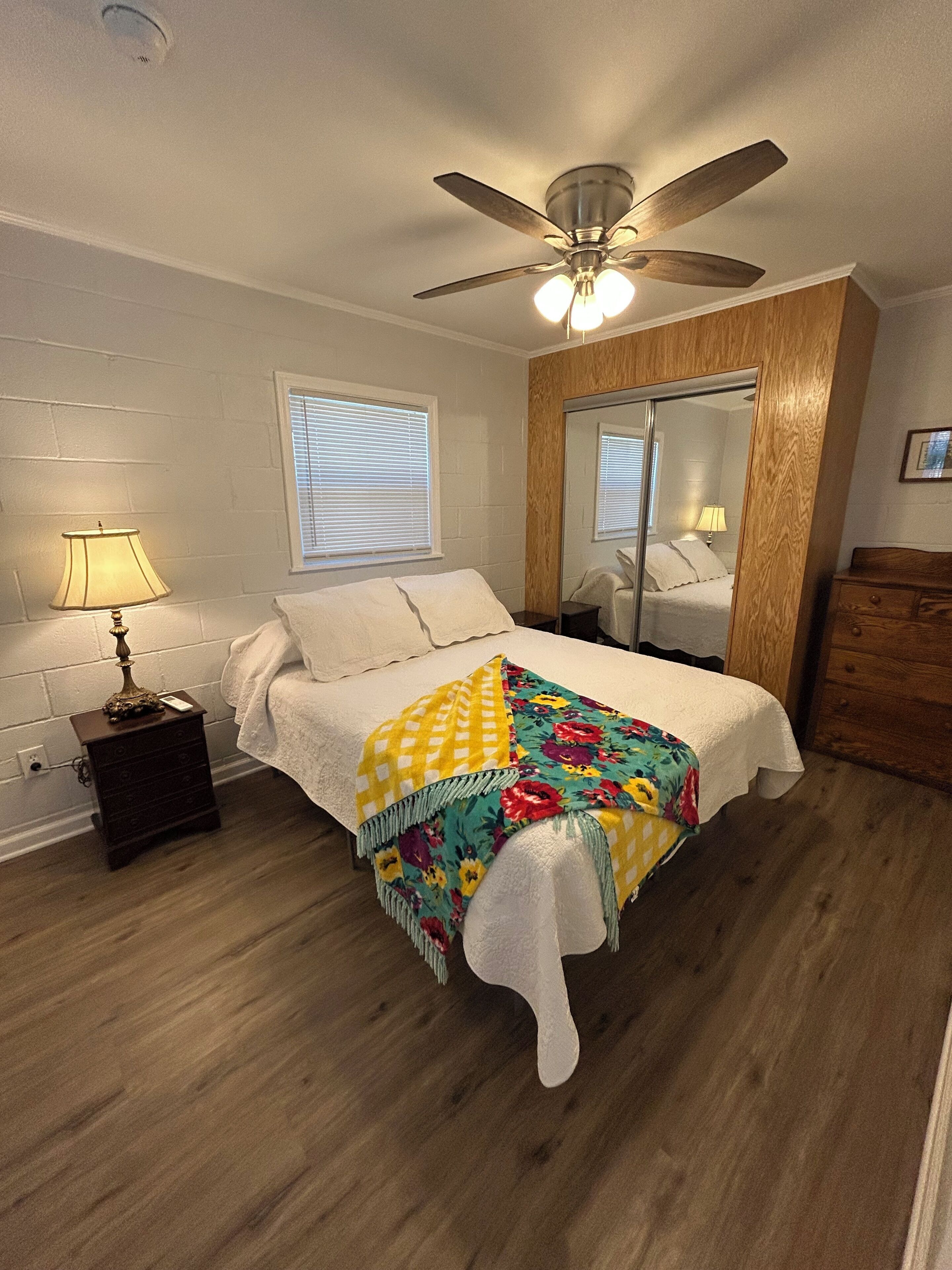 1 bedroom, WiFi, bed sheets