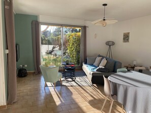 TV - Superb t4 apartment 150m from the sea (Sausset-les-Pins)