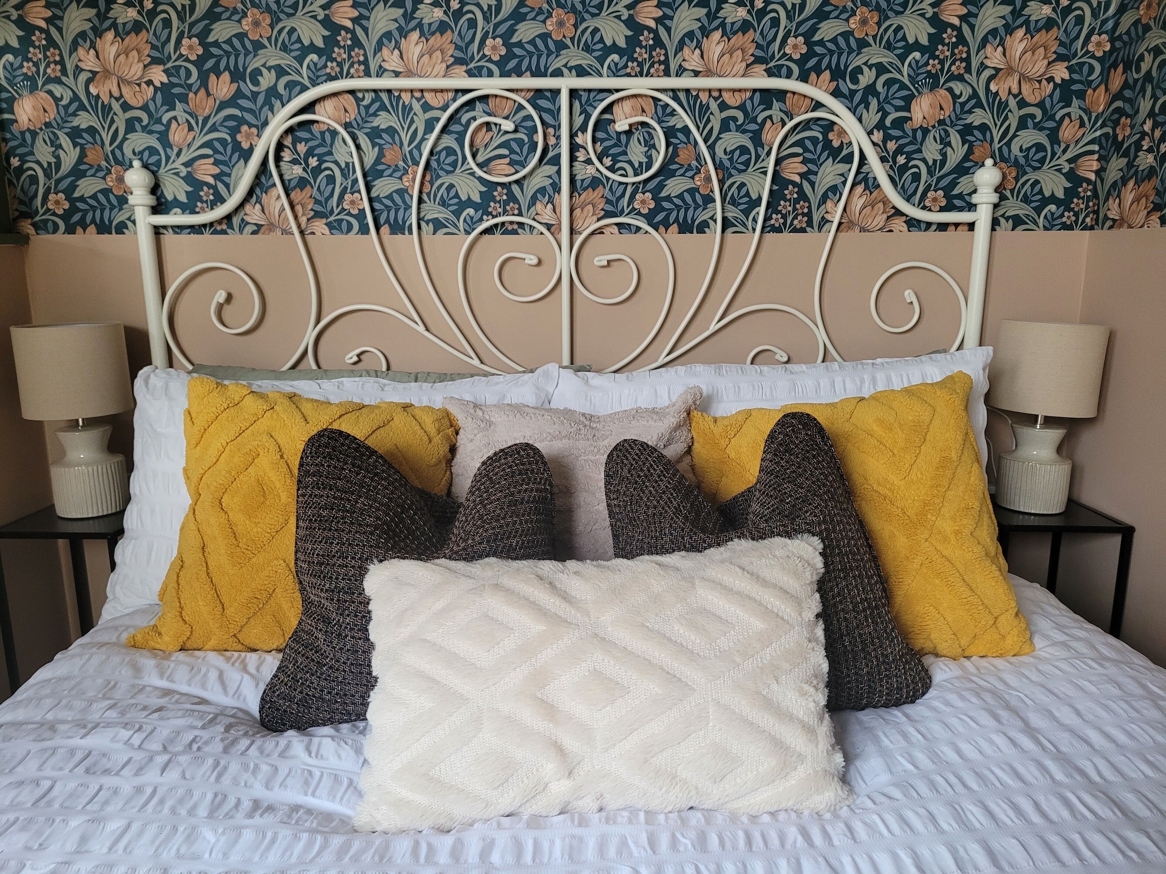 1 bedroom, travel crib, free WiFi, bed sheets