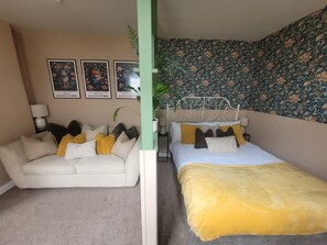 1 Schlafzimmer, Reisekinderbett, kostenloses WLAN, Bettwäsche