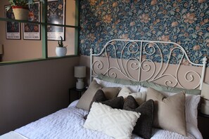 1 Schlafzimmer, Reisekinderbett, kostenloses WLAN, Bettwäsche